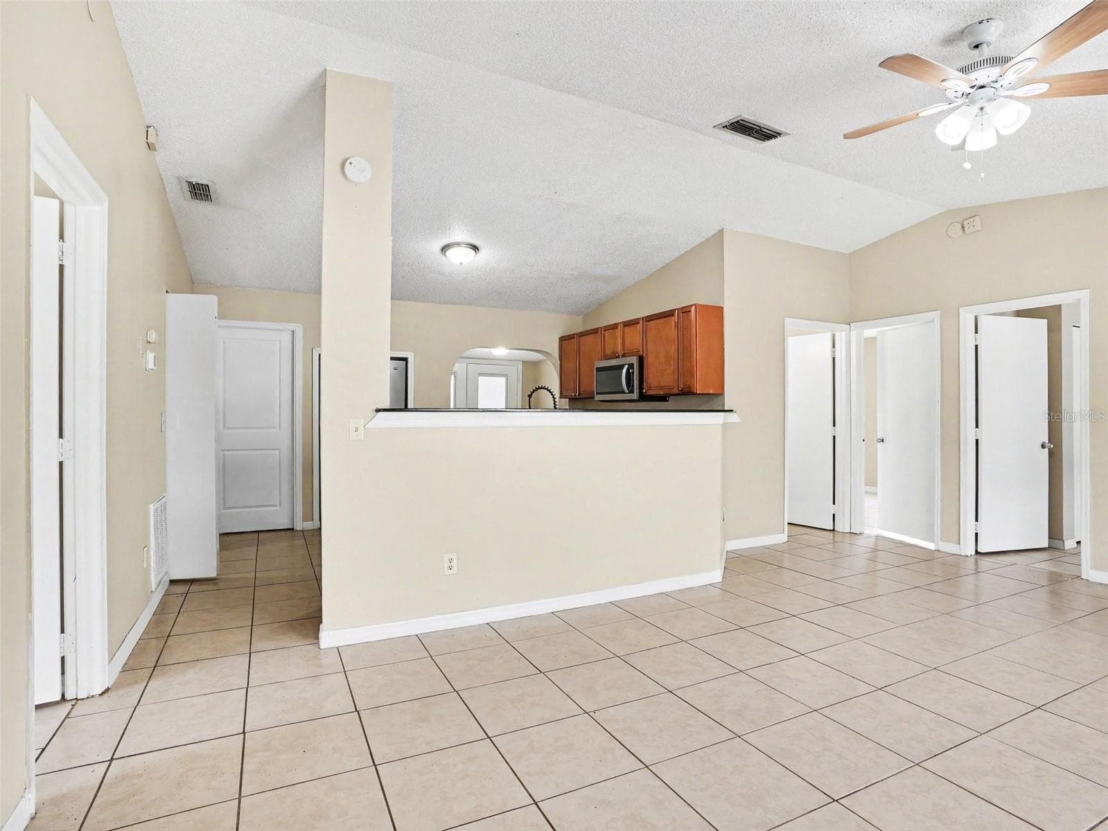 12 HERRING COURT — photo 4 of 16
