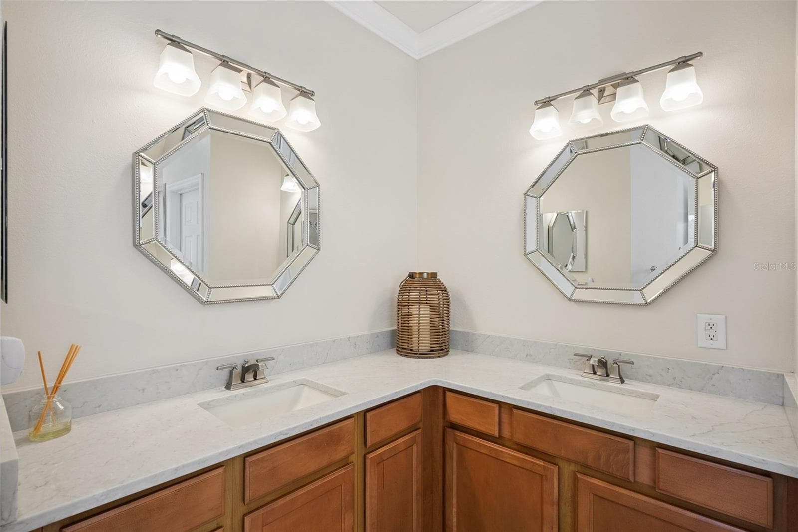 14255 SOUTHERN RED MAPLE DRIVE — photo 15 of 35