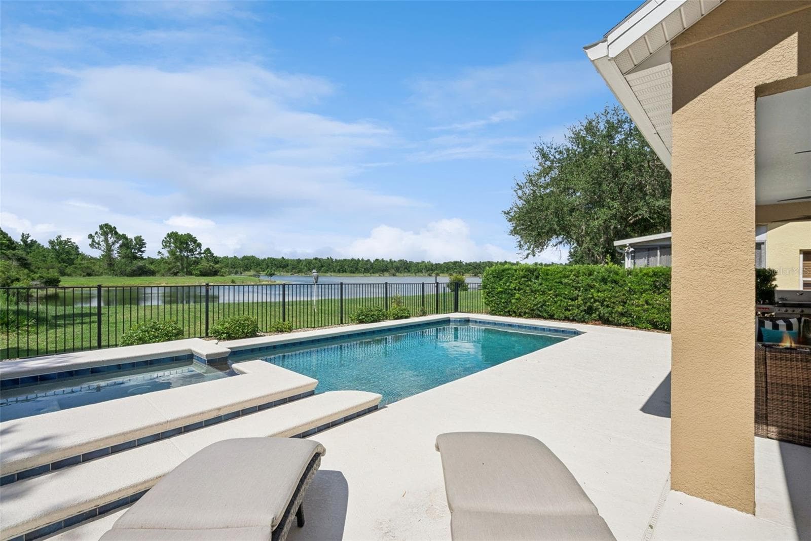 14255 SOUTHERN RED MAPLE DRIVE — photo 2 of 35