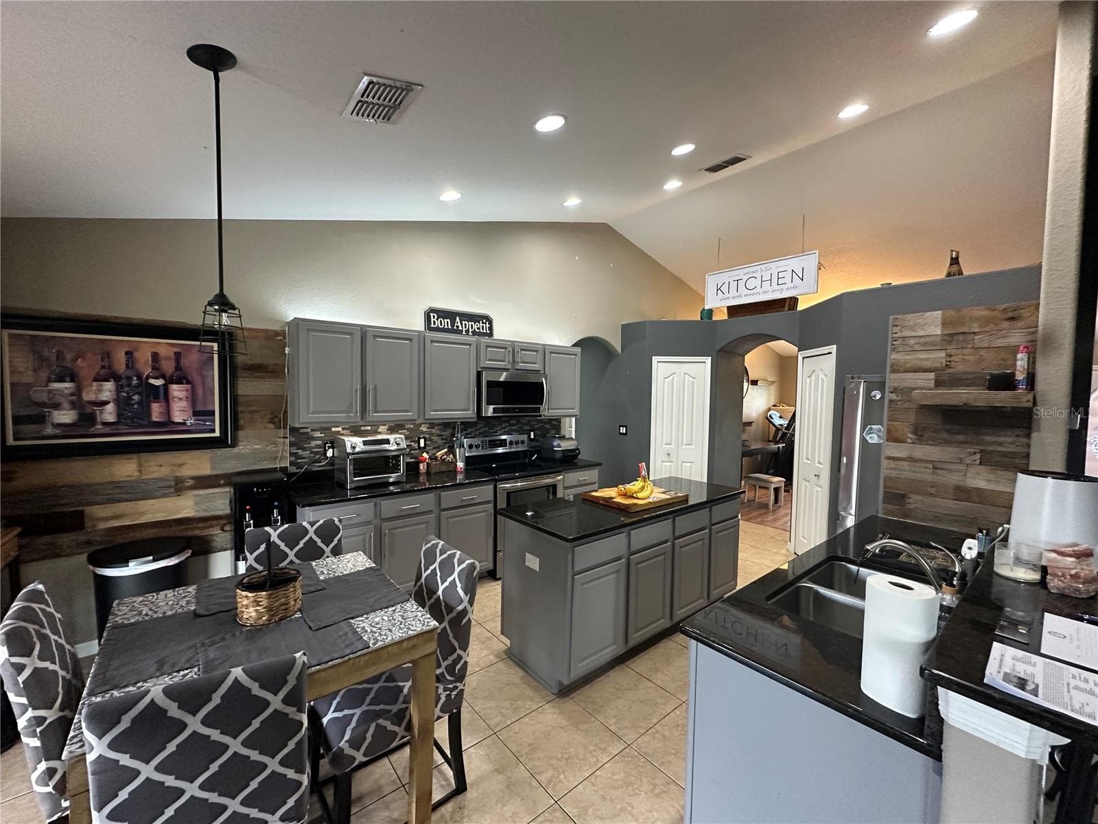 13416 ALGOMA AVE — photo 6 of 27