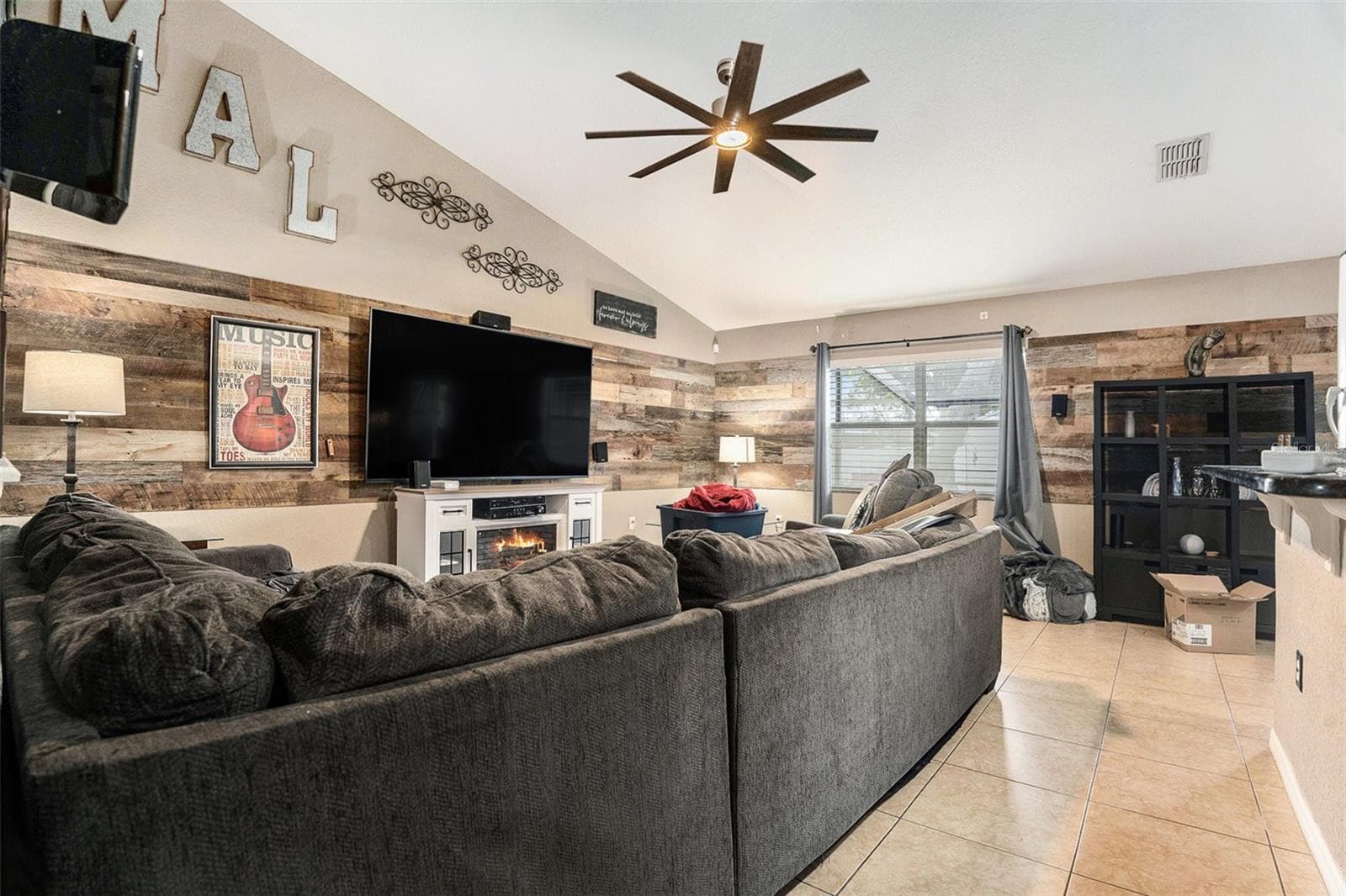 13416 ALGOMA AVE — photo 3 of 27
