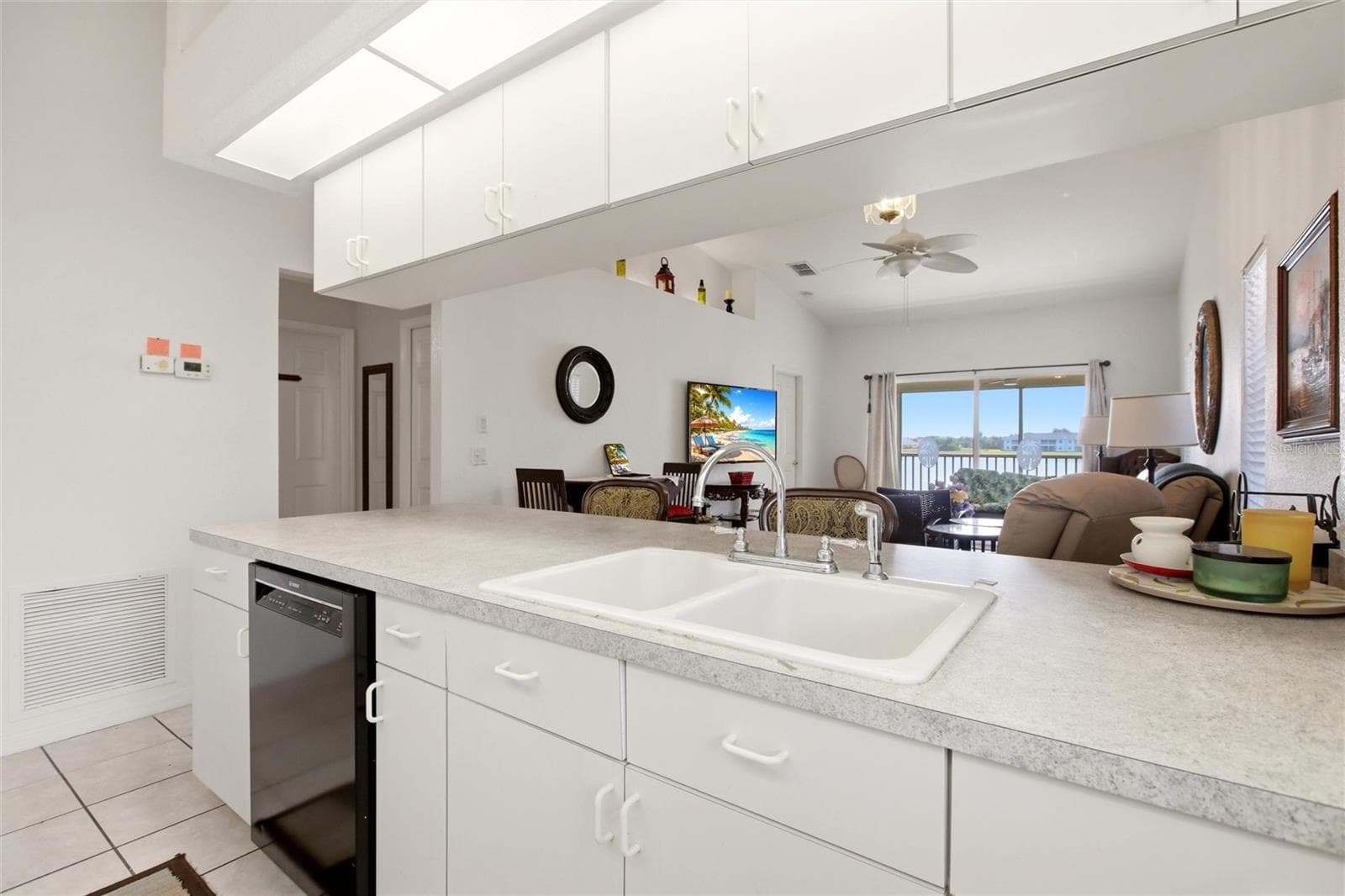 1512 RIO DE JANEIRO AVENUE — photo 11 of 44