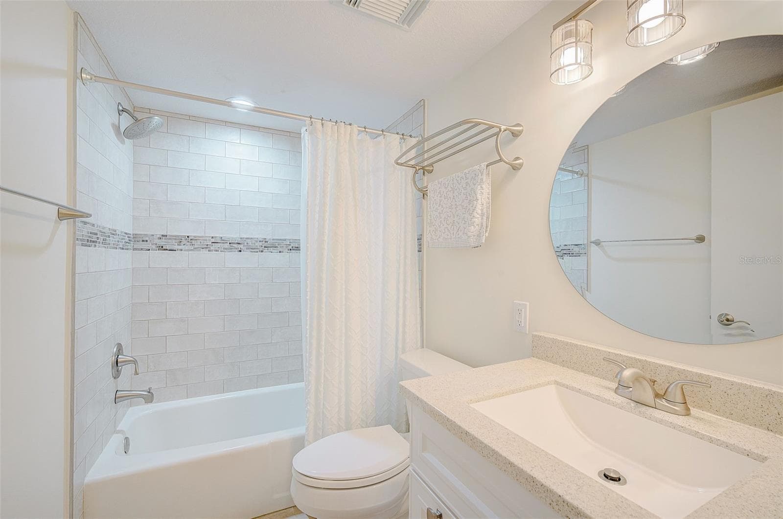 7204 JESSIE HARBOR DRIVE — photo 20 of 43