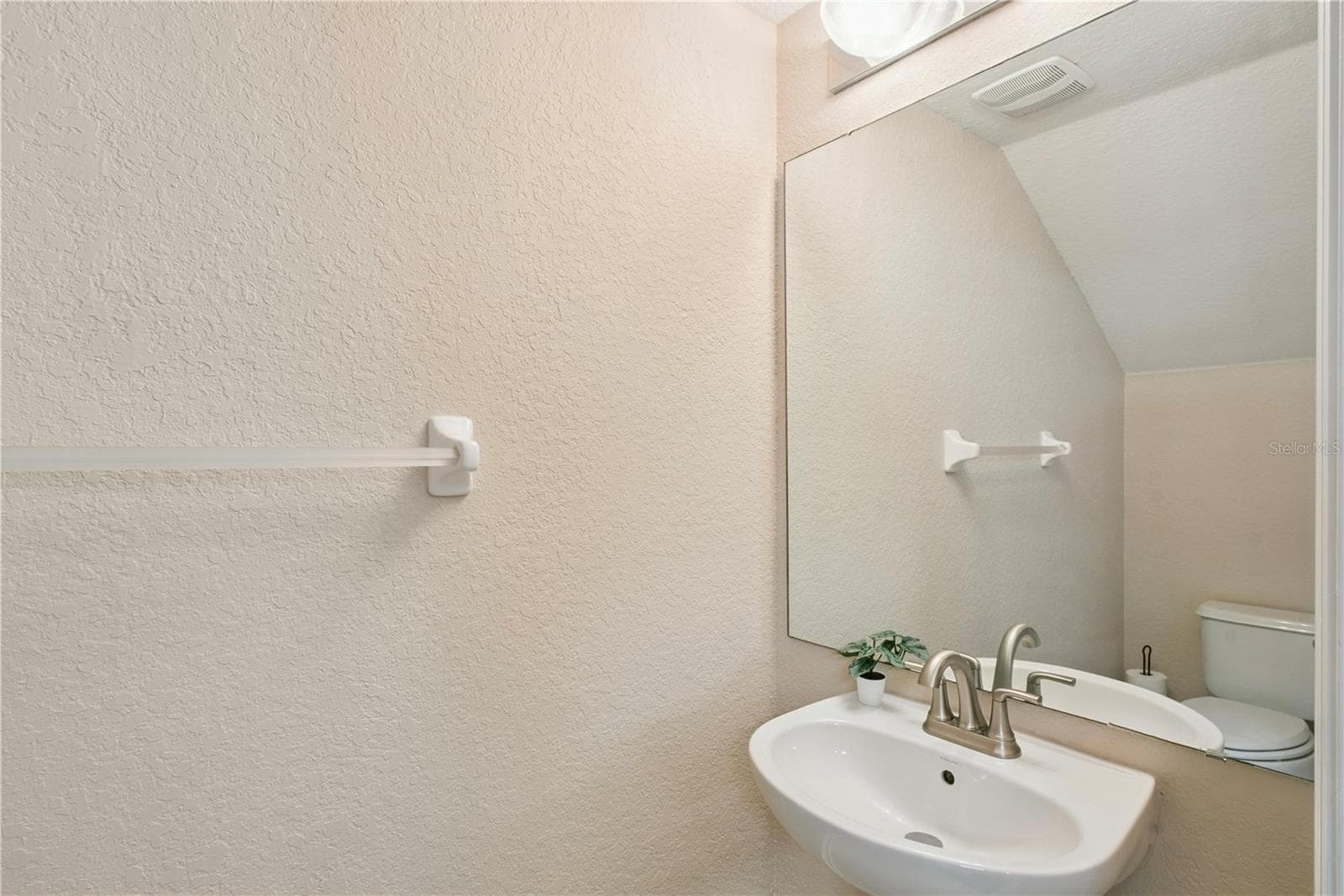 1161 PEPPERDINE LANE — photo 10 of 29