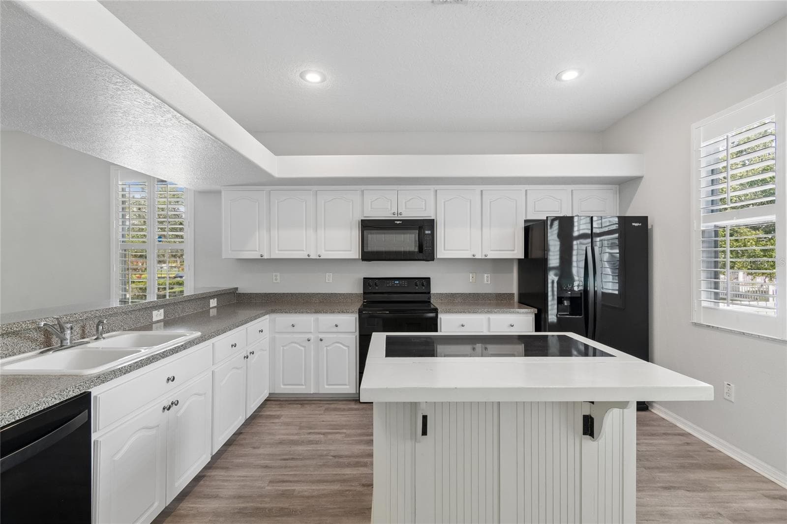 10207 PORCH STREET — photo 3 of 58