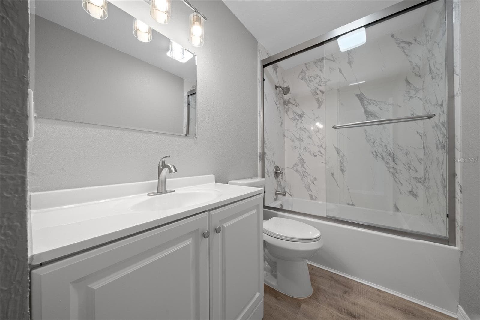2100 52ND STREET — photo 15 of 29