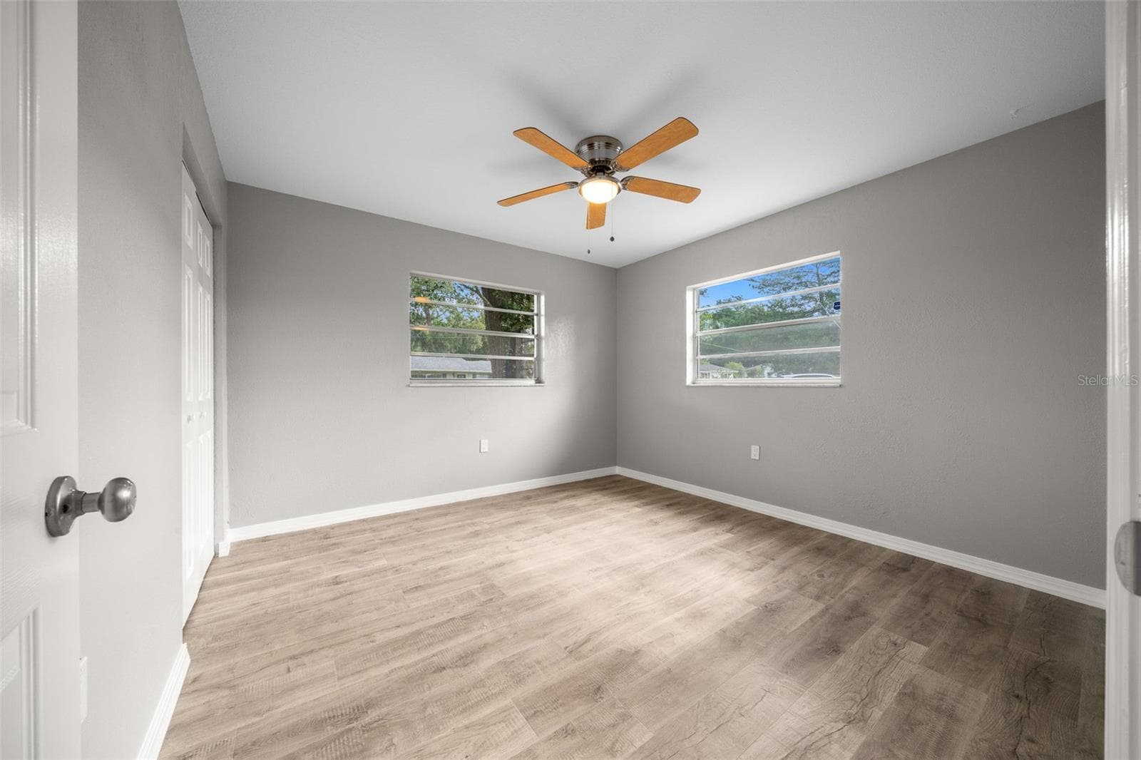 2100 52ND STREET — photo 18 of 29