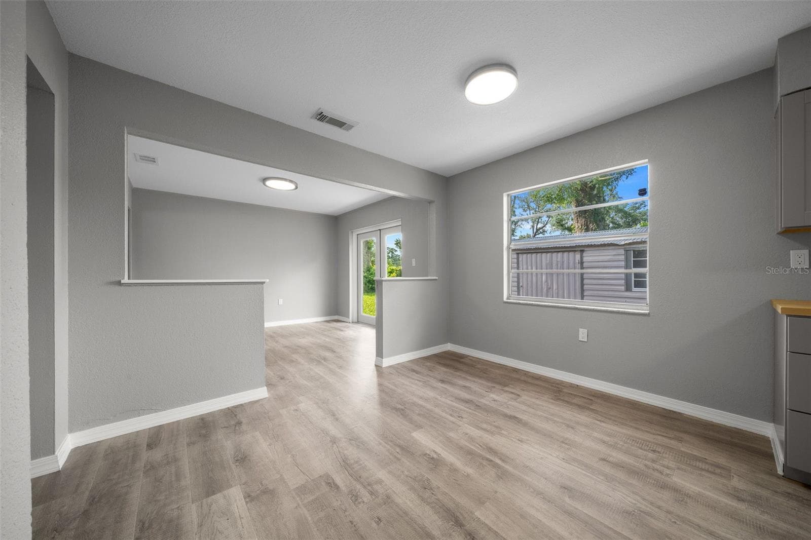 2100 52ND STREET — photo 11 of 29