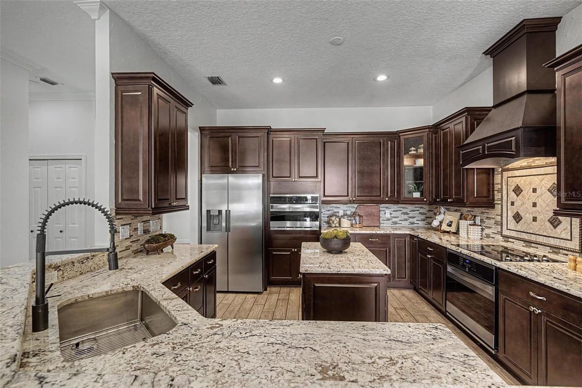 15004 MAURINE COVE LANE — photo 14 of 71
