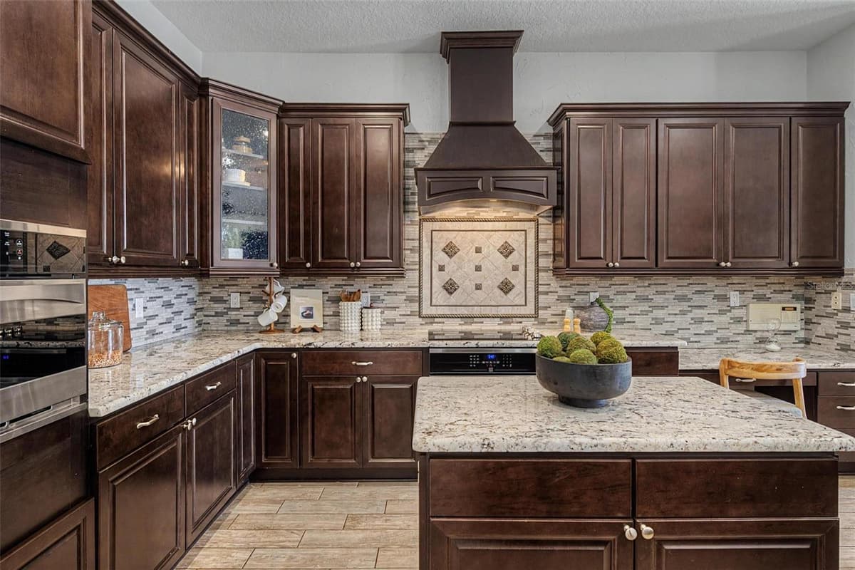 15004 MAURINE COVE LANE — photo 12 of 71