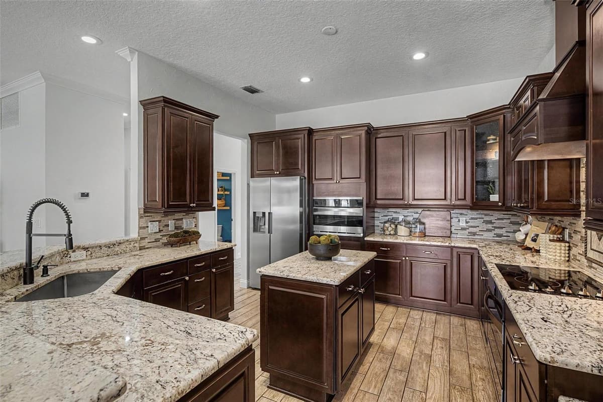 15004 MAURINE COVE LANE — photo 15 of 71