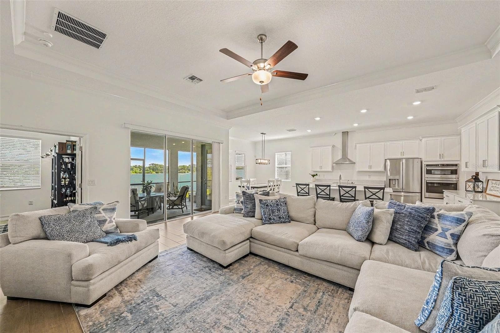 12840 BERGSTORM BAY DRIVE — photo 2 of 30