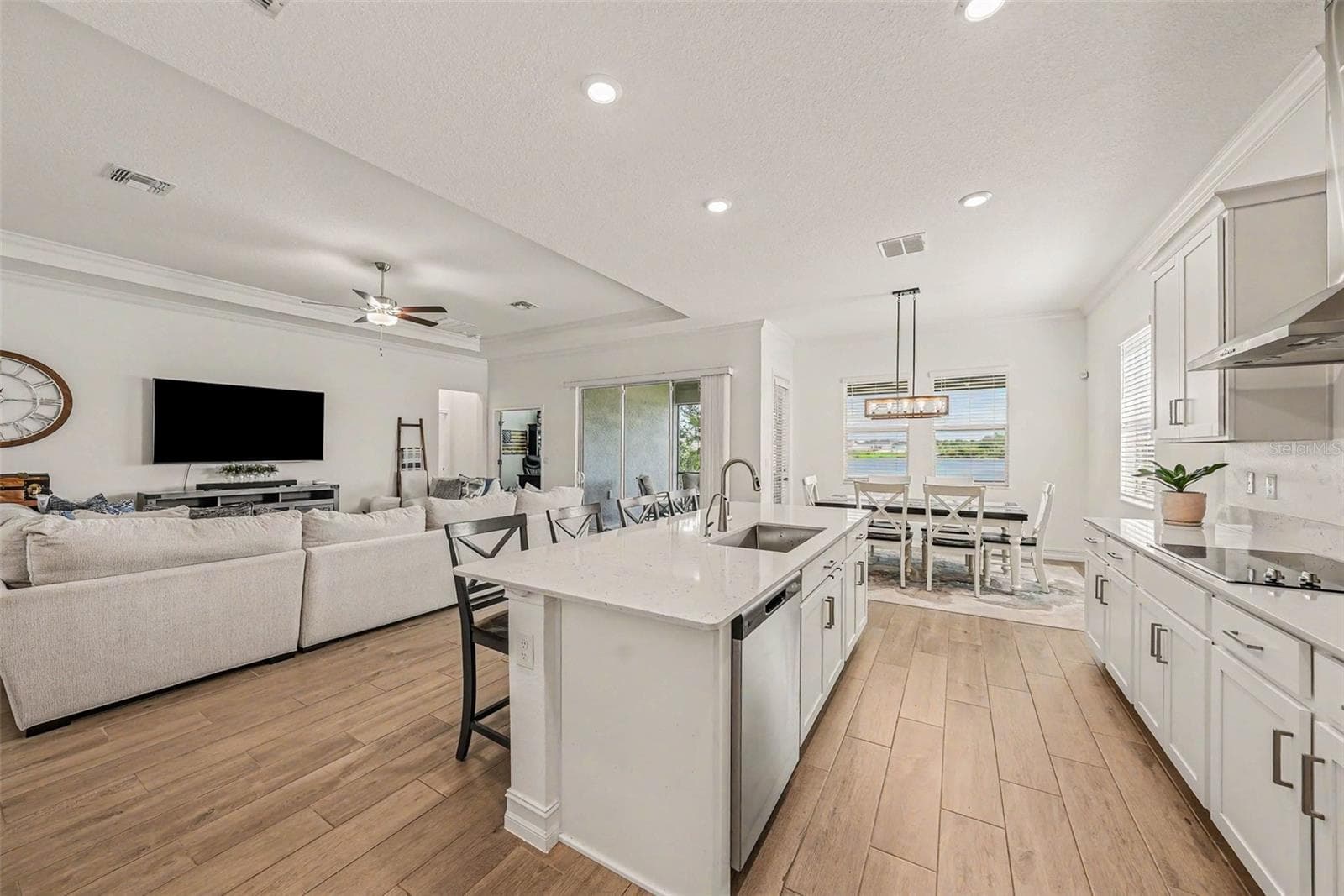 12840 BERGSTORM BAY DRIVE — photo 8 of 30