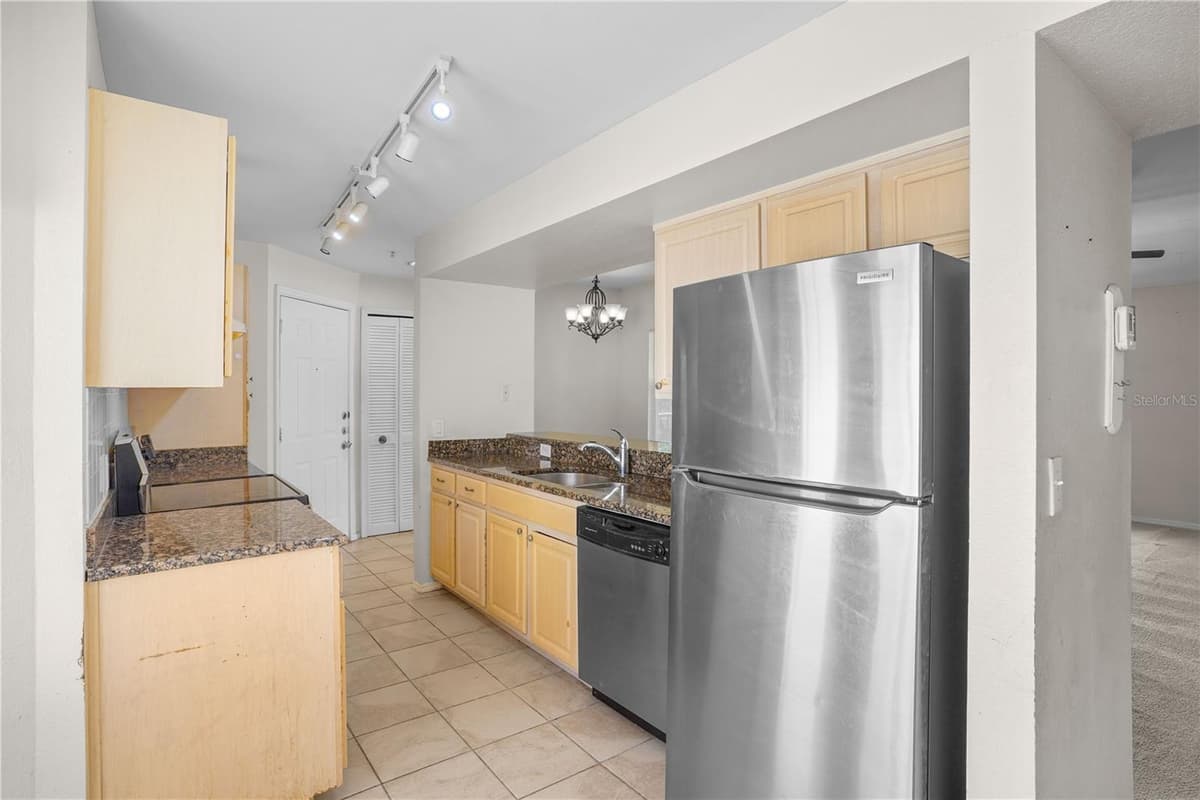 425 SUMMIT RIDGE PLACE — photo 15 of 53