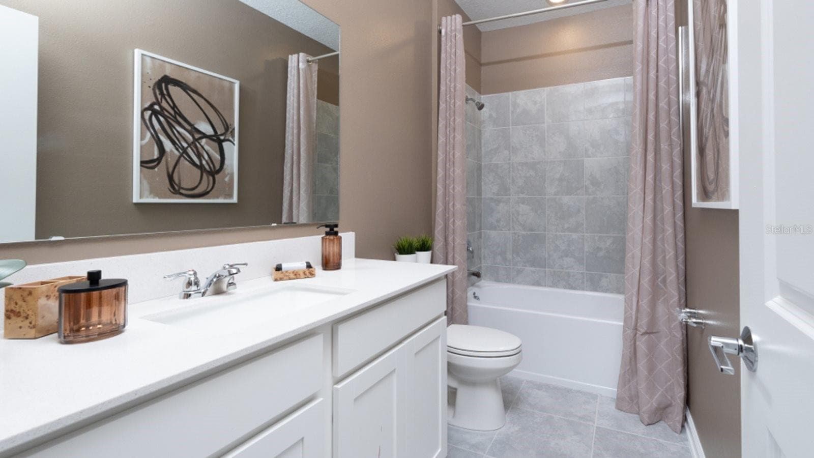 2224 RED SUN STREET — photo 8 of 19