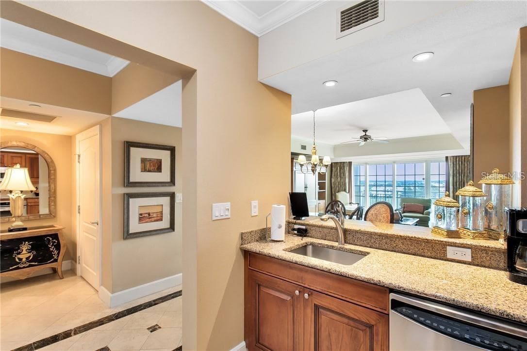 7593 GATHERING DRIVE — photo 4 of 22