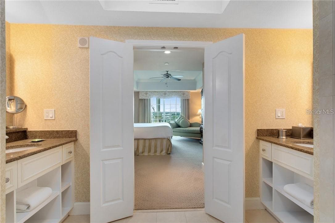 7593 GATHERING DRIVE — photo 13 of 22