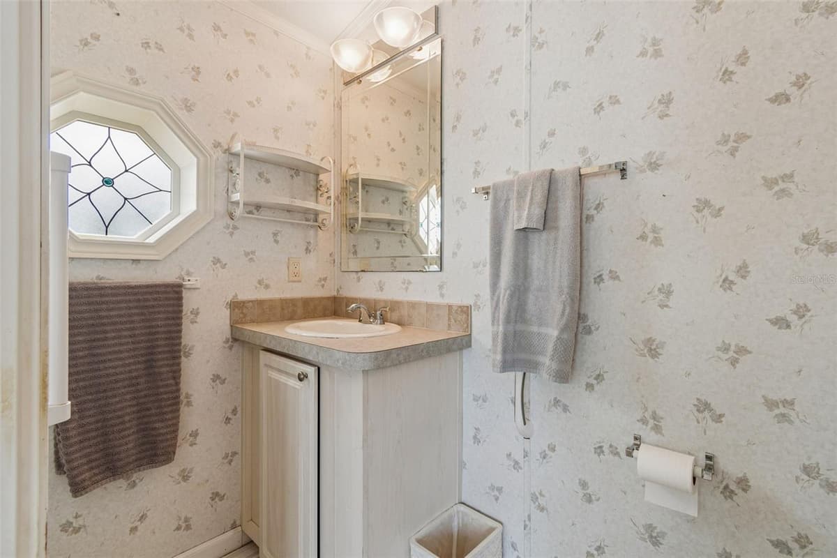 34992 FRASER STREET — photo 14 of 39
