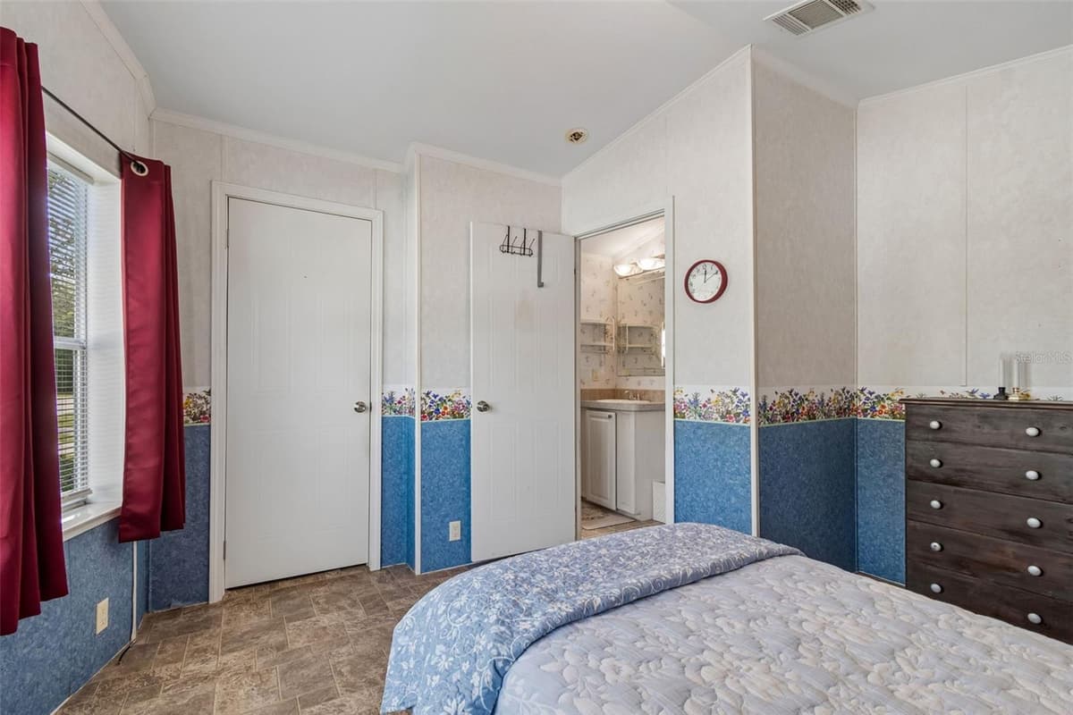 34992 FRASER STREET — photo 13 of 39