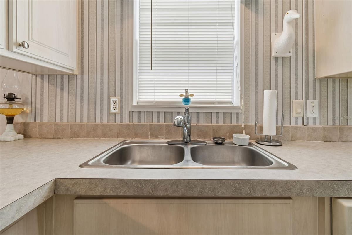 34992 FRASER STREET — photo 7 of 39