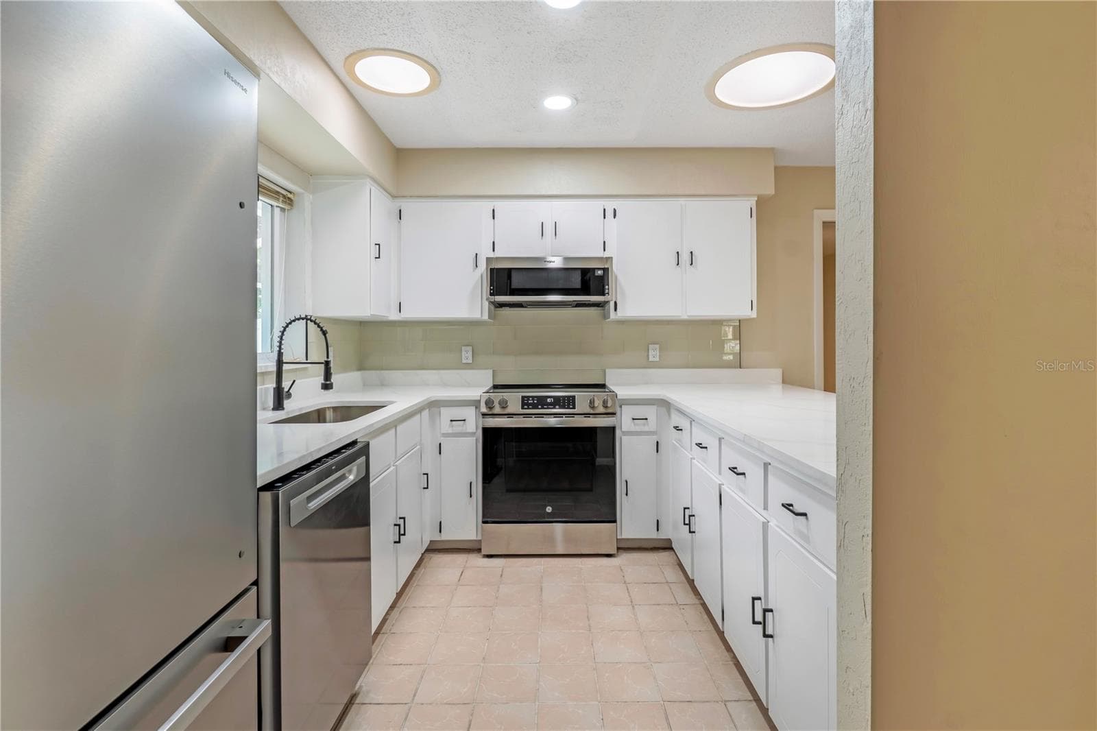 19 BANNER LANE — photo 13 of 33