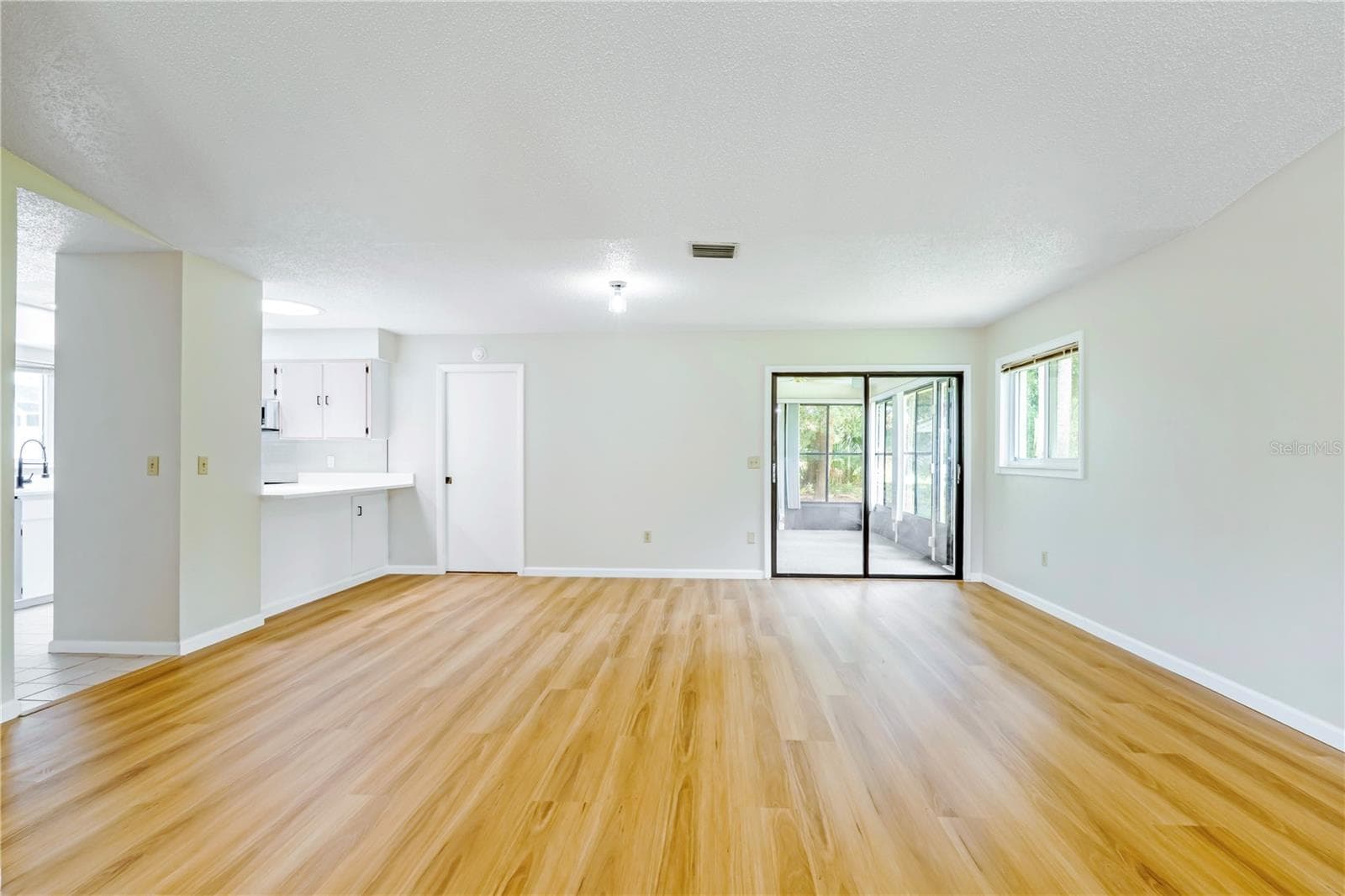 19 BANNER LANE — photo 18 of 33