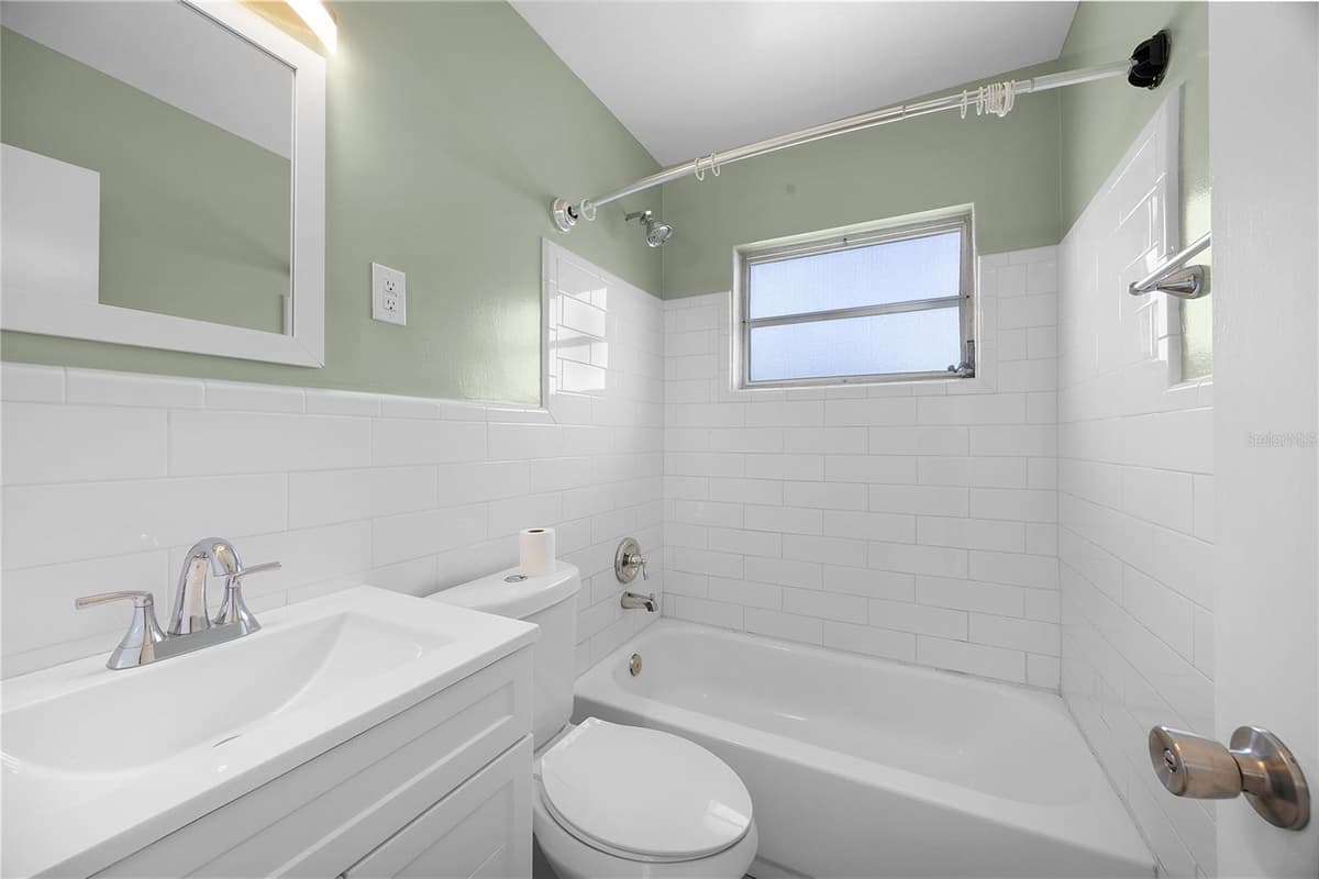 275 LAKEVIEW DRIVE — photo 11 of 31