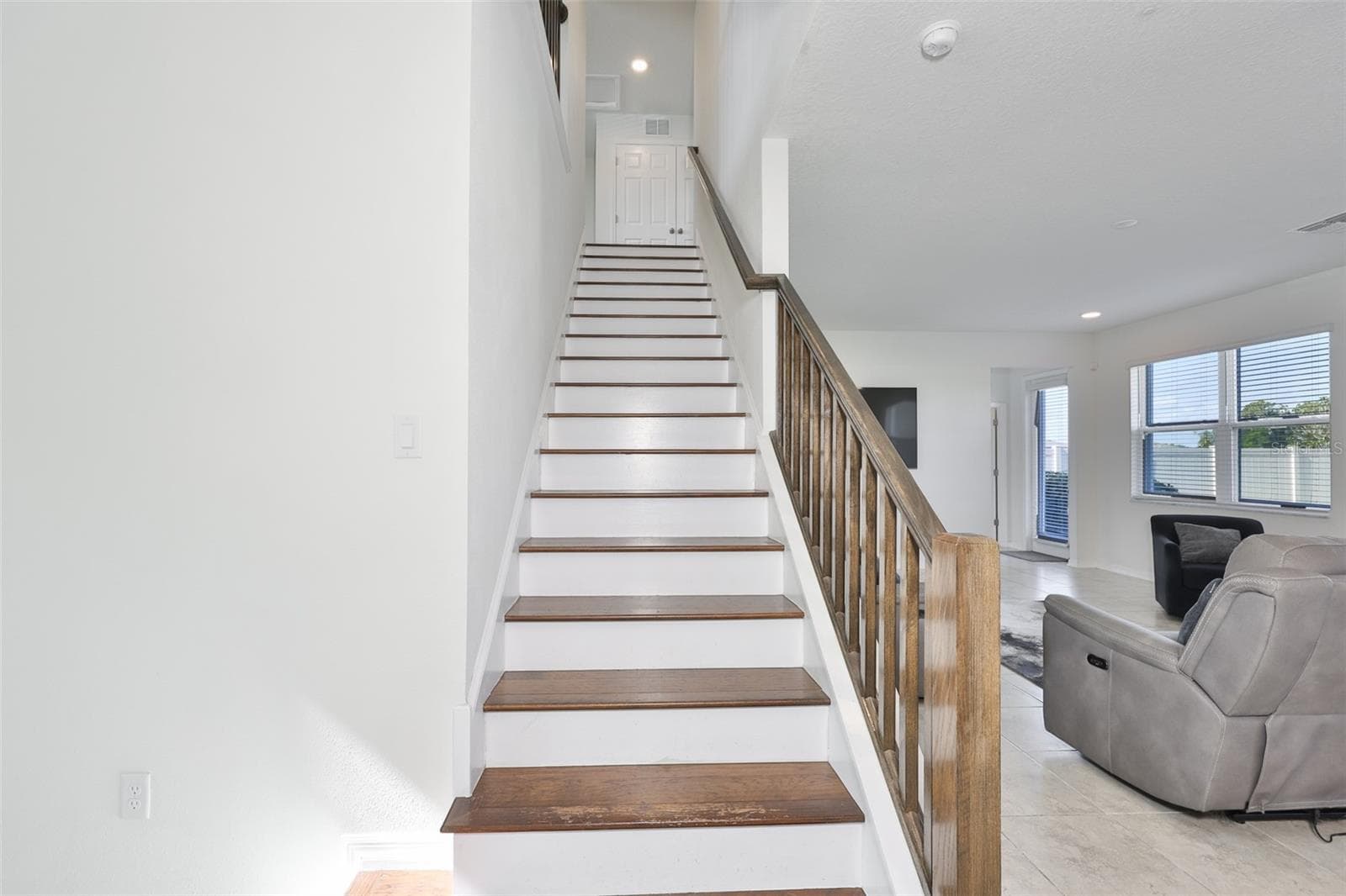 2927 MARINE GRASS DRIVE — photo 11 of 54