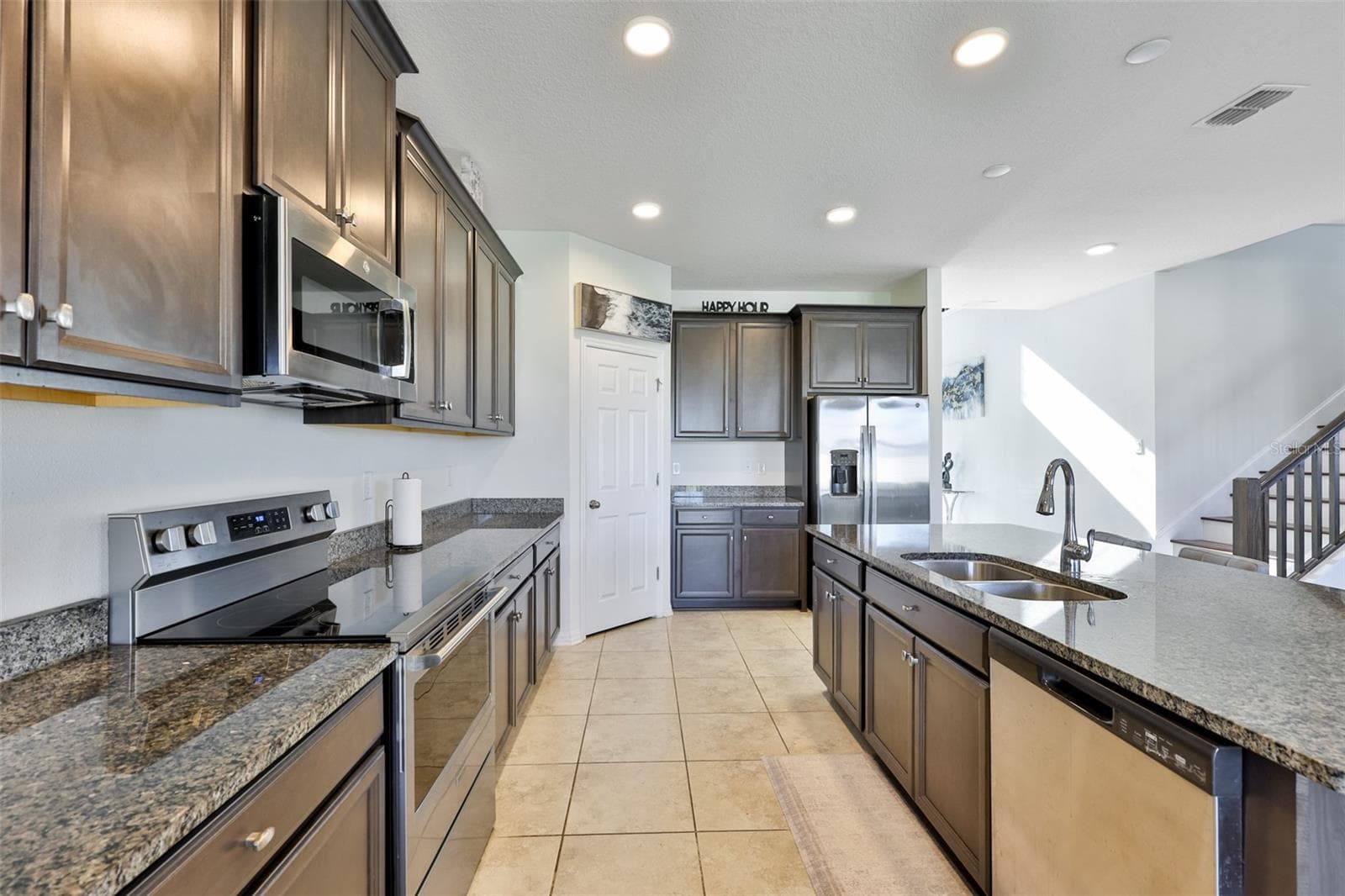2927 MARINE GRASS DRIVE — photo 8 of 54