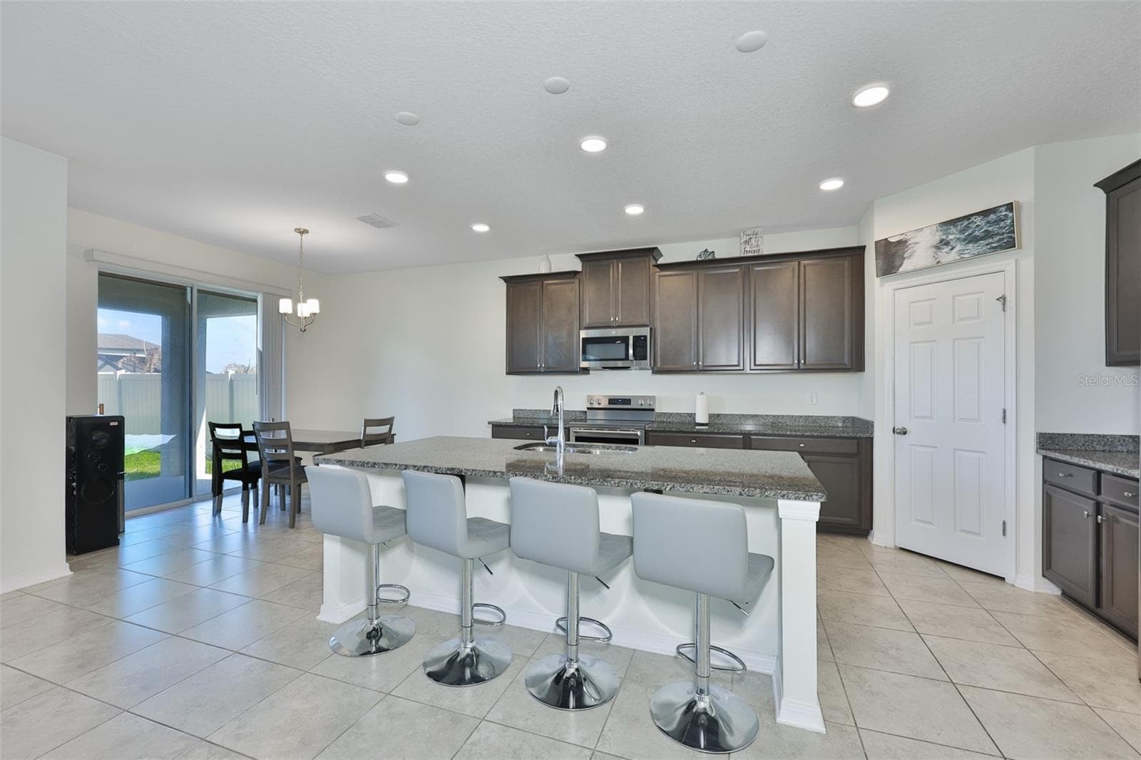 2927 MARINE GRASS DRIVE — photo 4 of 54