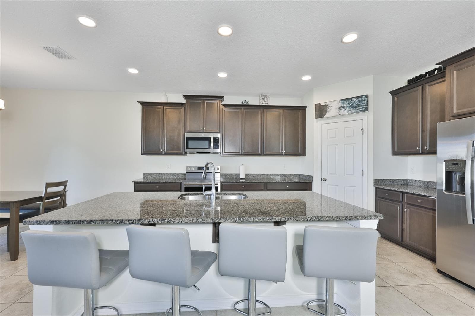 2927 MARINE GRASS DRIVE — photo 5 of 54
