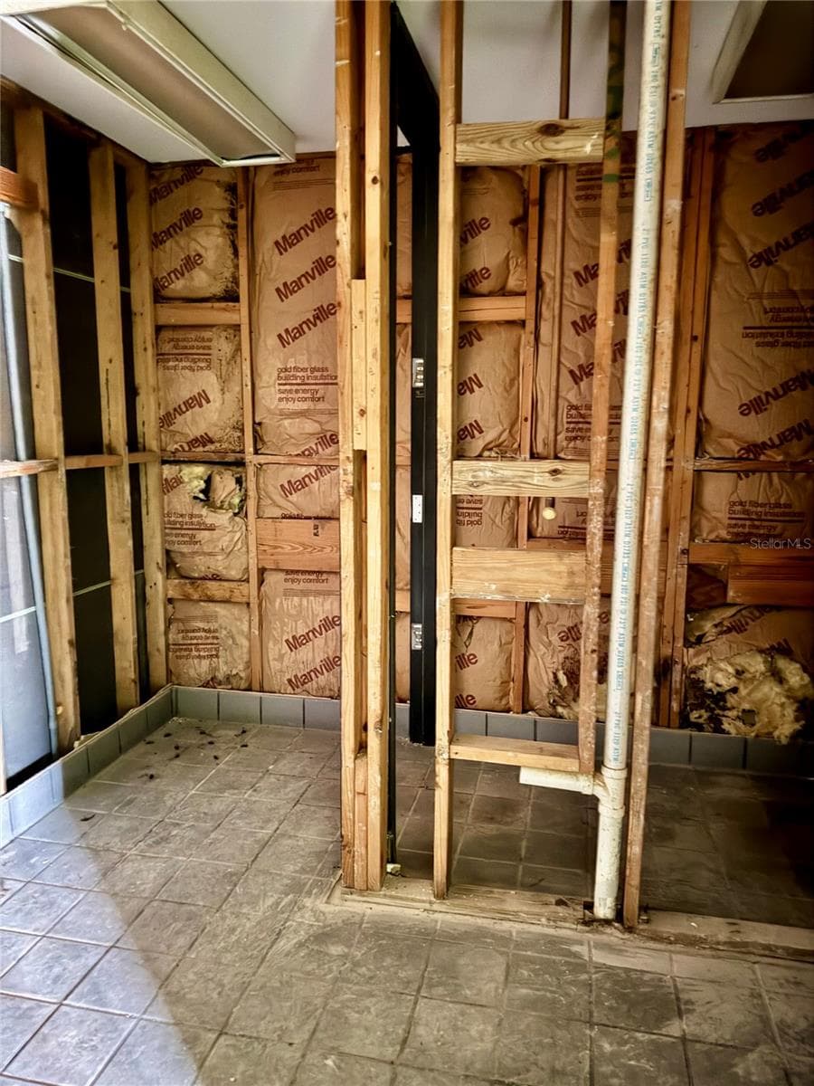 1520 LAKEVIEW DRIVE — photo 18 of 22