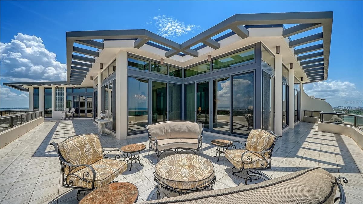 415 L AMBIANCE DRIVE — photo 14 of 60