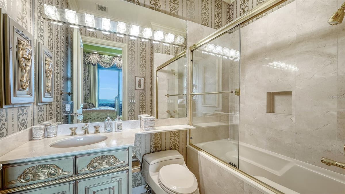 415 L AMBIANCE DRIVE — photo 43 of 60