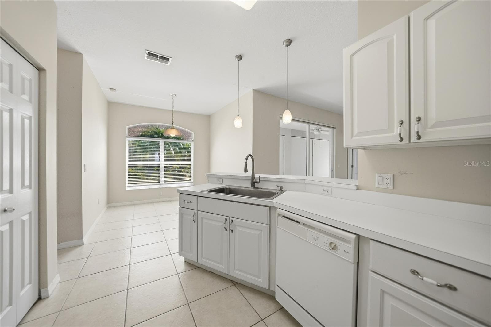 24191 BUCKINGHAM WAY — photo 13 of 63