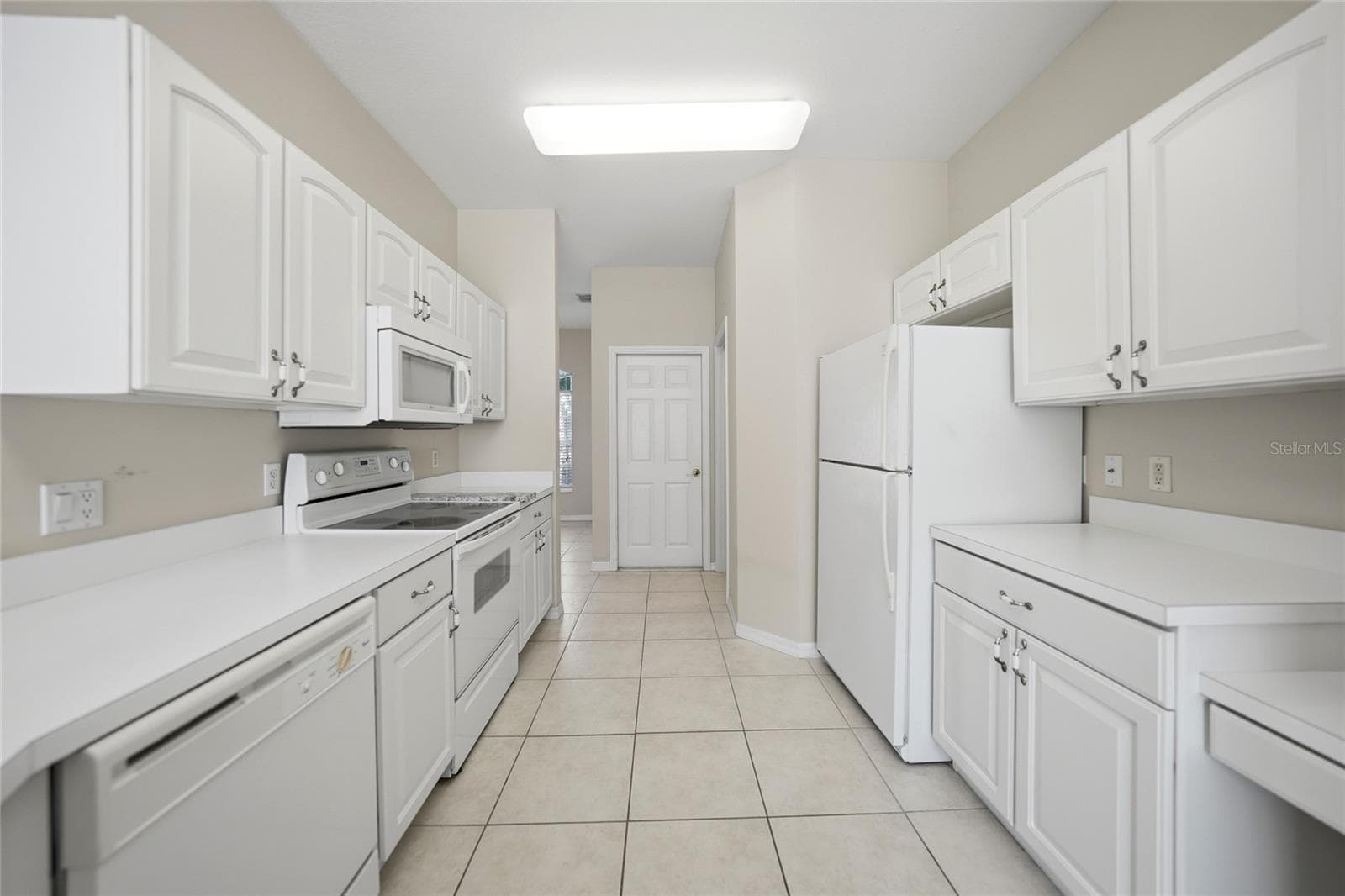 24191 BUCKINGHAM WAY — photo 11 of 63
