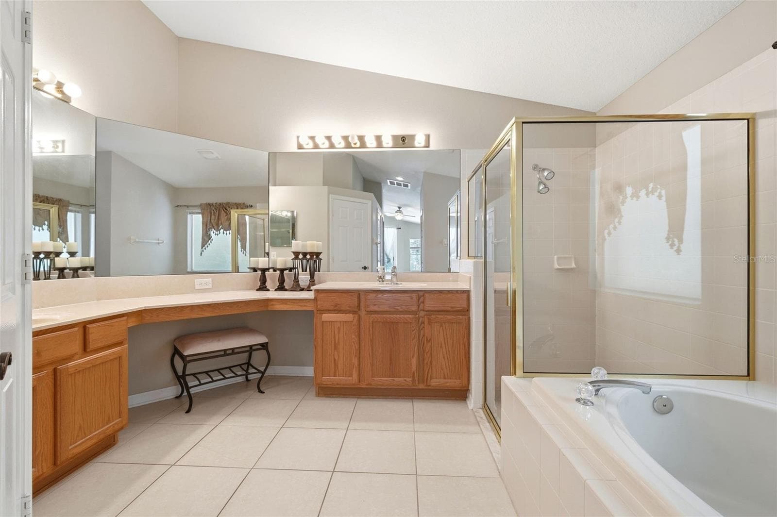 8102 KENDELWICK COURT — photo 24 of 65