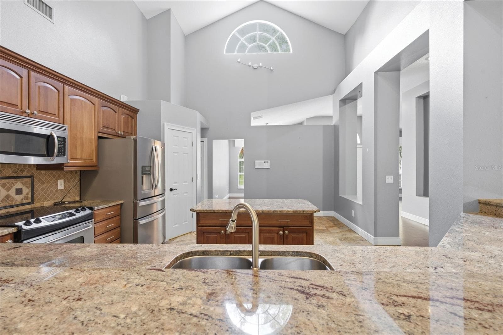 8102 KENDELWICK COURT — photo 16 of 65