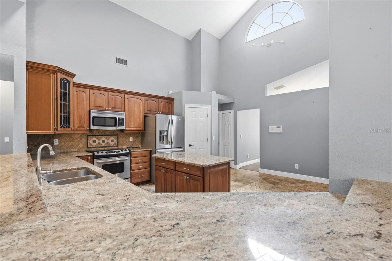 8102 KENDELWICK COURT — photo 12 of 65