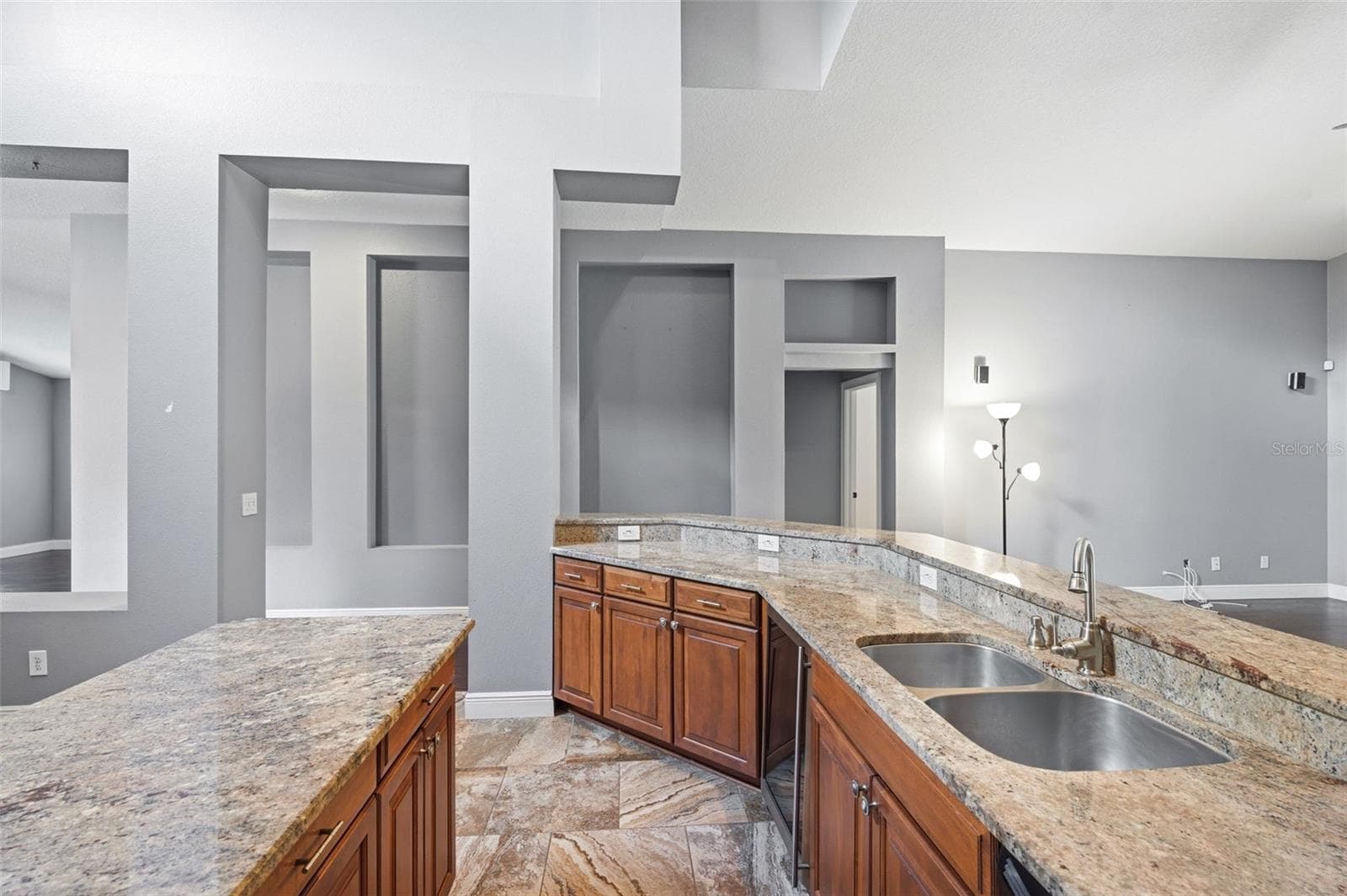 8102 KENDELWICK COURT — photo 15 of 65