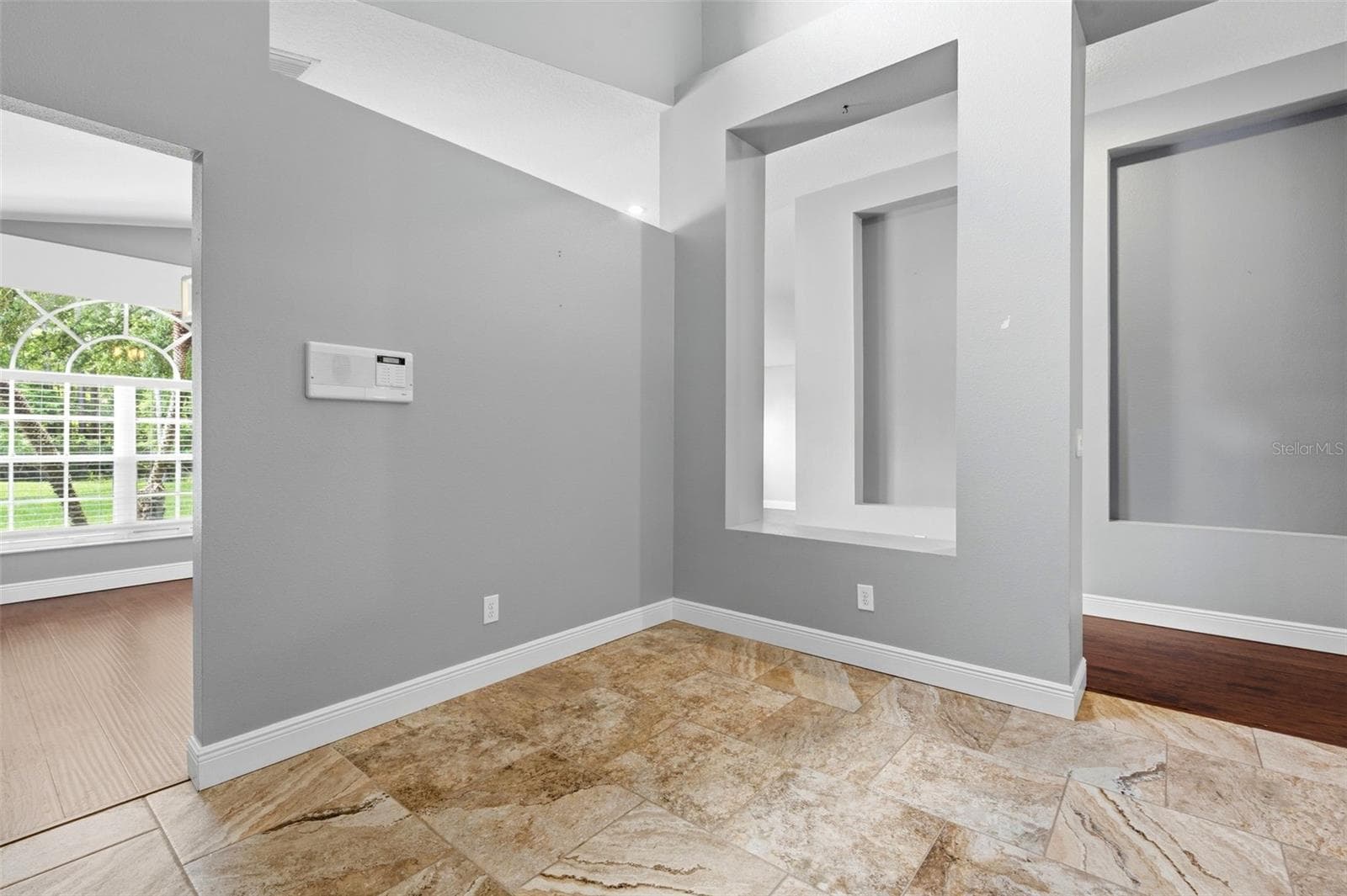 8102 KENDELWICK COURT — photo 18 of 65