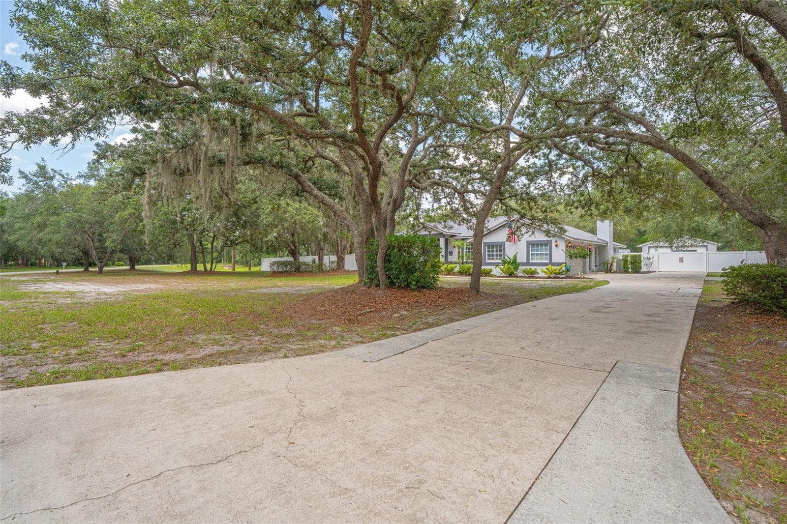 361 LAKE LENELLE DRIVE — photo 5 of 76