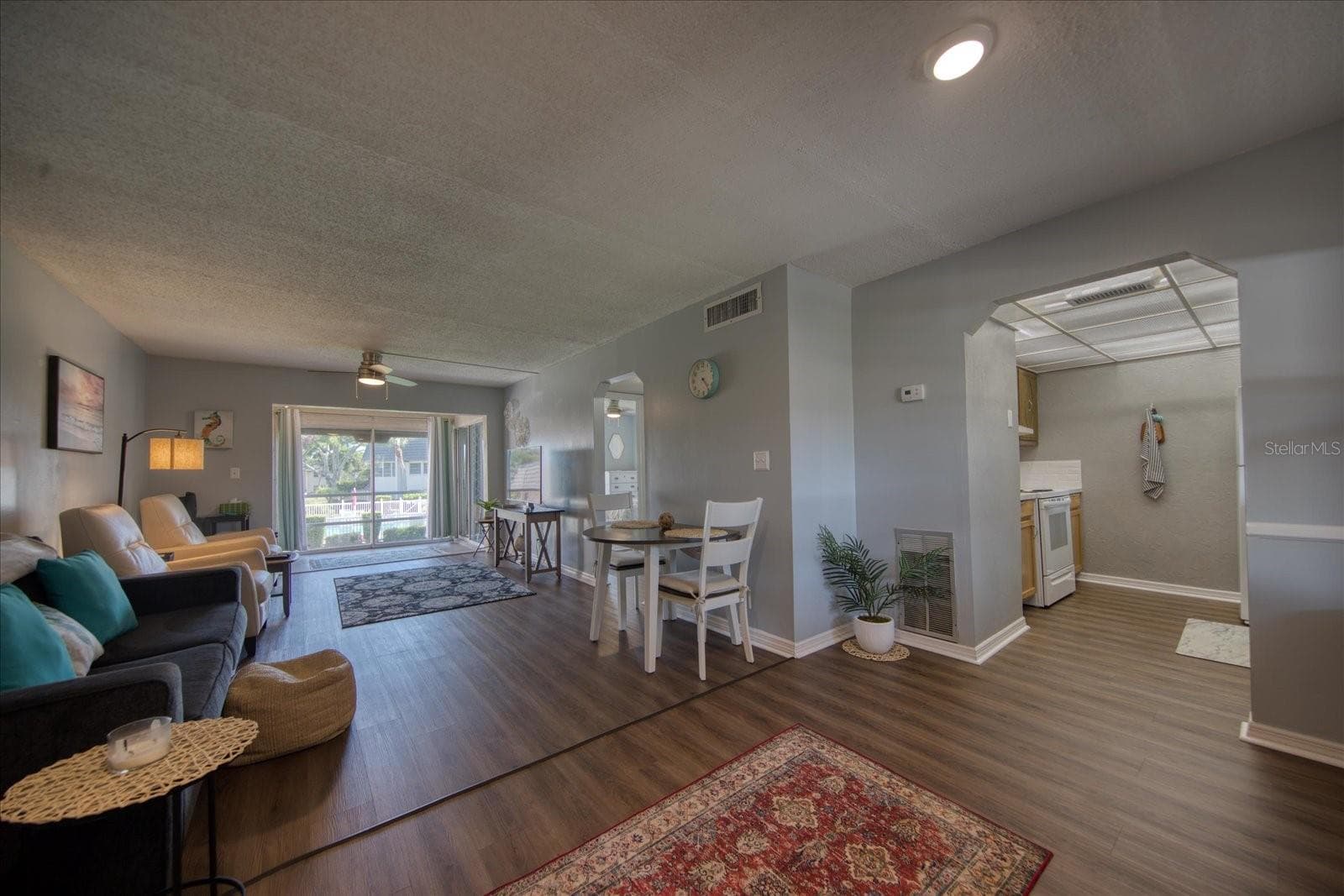 712 CORDOVA GREENS — photo 3 of 21