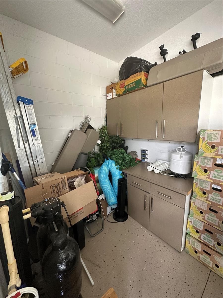 27001 WHITE PLAINS WAY — photo 36 of 43
