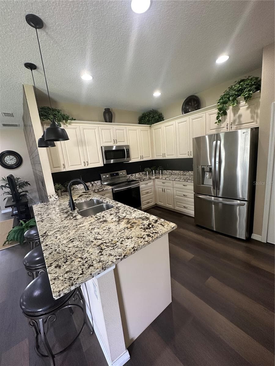 27001 WHITE PLAINS WAY — photo 5 of 43