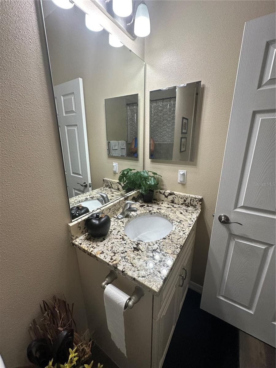 27001 WHITE PLAINS WAY — photo 26 of 43