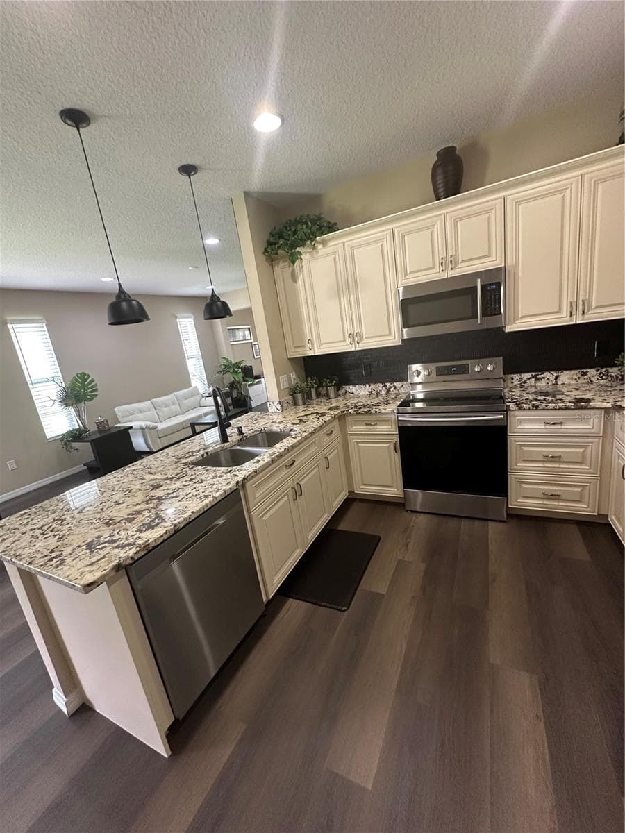 27001 WHITE PLAINS WAY — photo 6 of 43