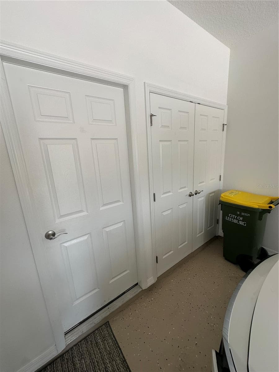 27001 WHITE PLAINS WAY — photo 34 of 43