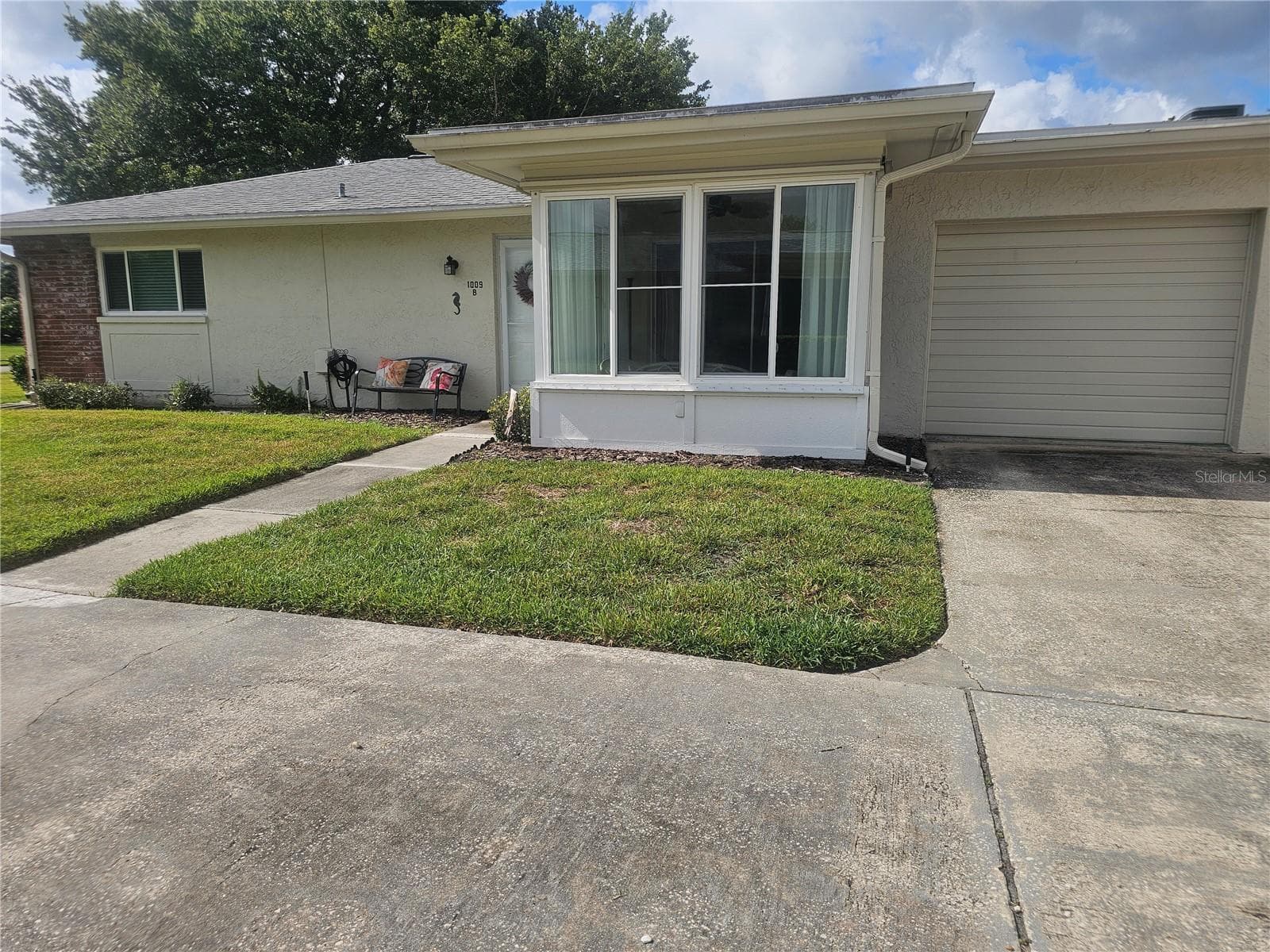 1009 QUEEN ANNE DRIVE — photo 2 of 8