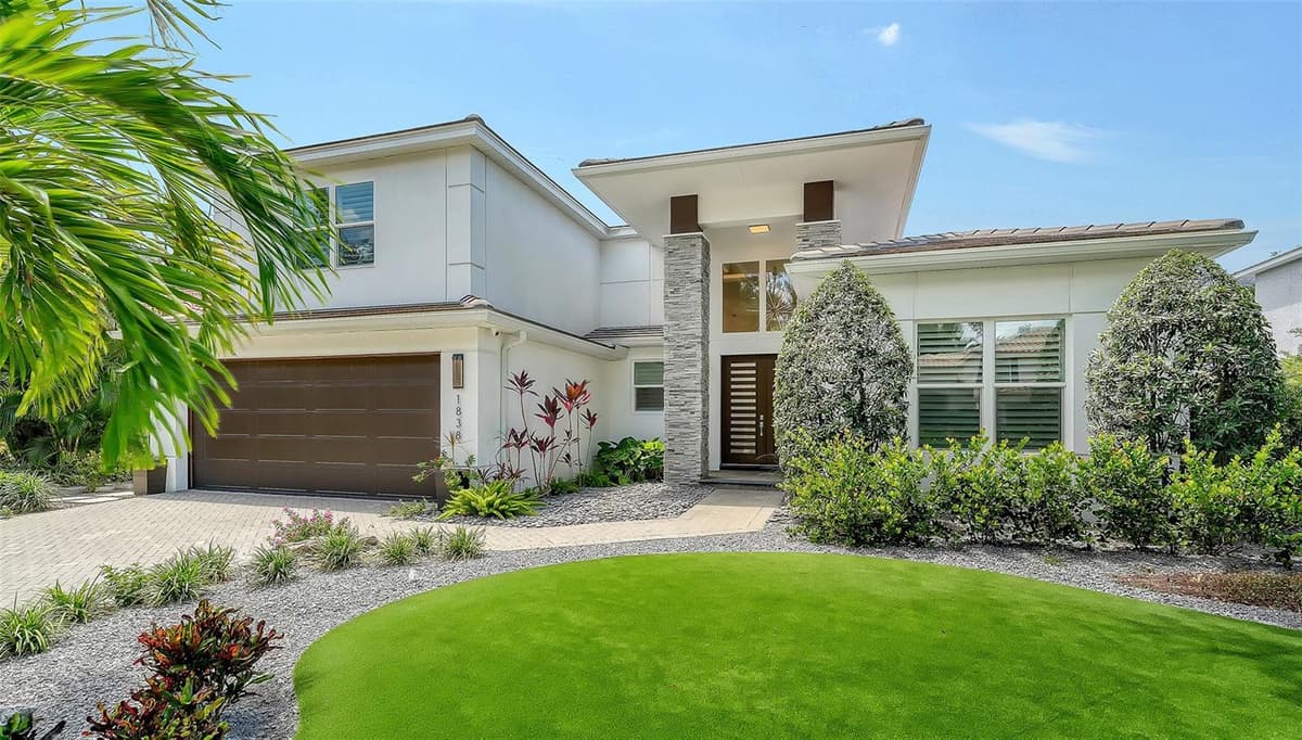 1838 OLEANDER STREET — photo 4 of 84